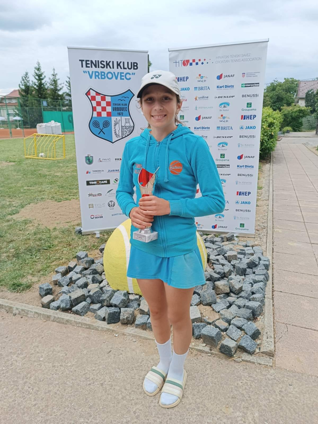 Požega.eu | Mlada požeška tenisačica Lucija Grbeš osvojila drugo mjesto