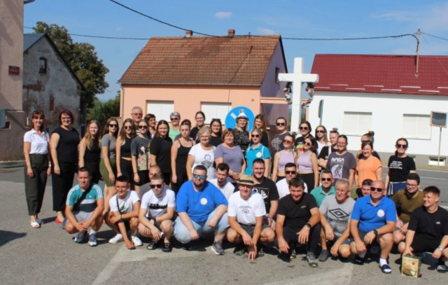 Požega.eu | Pleternički folkloraši otputovali u Grčku na Međunarodni folklorni festival