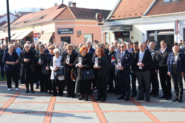 Požega.eu | Kod spomen obilježja na Trgu 123. brigade odana dužna počast svim poginulim, nestalim i umrlim pripadnicima slavne vojne postrojbe