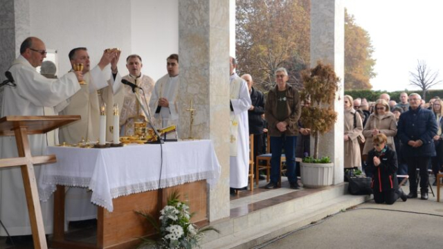 SB Online | Završena akcija „Sto kubika toplih iskrica“ u Sl. Brodu 