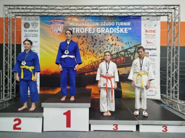 Požega.eu | JUDO KLUB „SLAVONAC“: U Bosanskoj Gradiški osvojili čak devet medalja