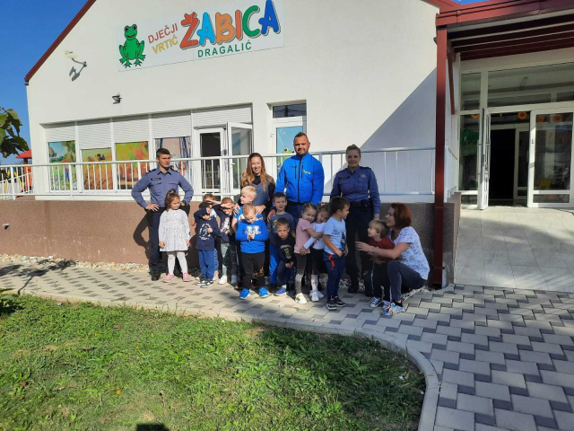 SB Online | Mališani kao policajci