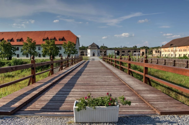 SB Online | Ponosna čuvarica granice na Savi bila je nekad najveća tvrđava u Europi, a danas je puna života, sadržaja i simbol prekrasnog slavonskog grada