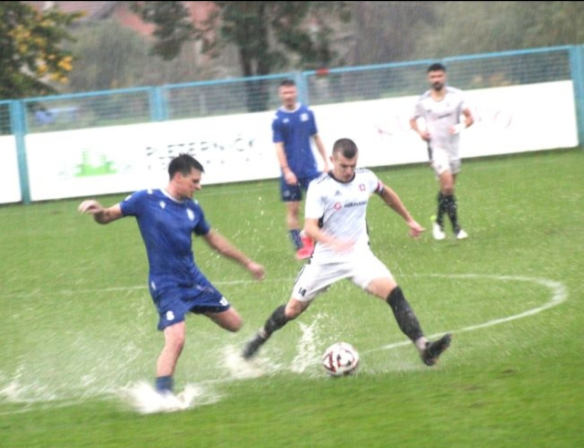 Požega.eu | Po kišnom vremenu minimalan poraz Slavije u Pleternici [FOTO]