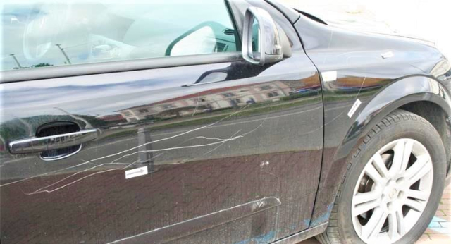 SB Online | Ljubomorna žena susjedi izbušila gume i pošteno izgrebla auto