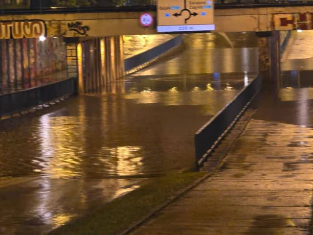 SB Online | Slavoniju pogodilo snažno nevrijeme: Centar Slavonskog Broda pod vodom, led veličine ptičjih jaja rušio fasade