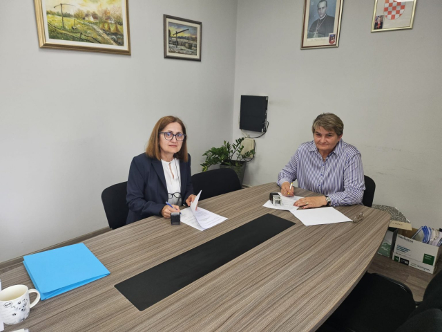 SB Online | Potpisani ugovori za nove infrastrukturne projekte u Općini Vrpolje