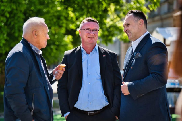 SB Online | Župan Marušić i njegov zamjenik Šimić u službi zajedništva - za djecu i znanje