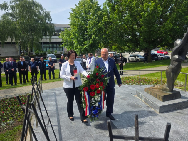 SB Online | ŽALOSNO: Duspara nije pronašao nekoliko minuta za odavanje počasti prvom hrvatskom predsjedniku dr. Franji Tuđmanu