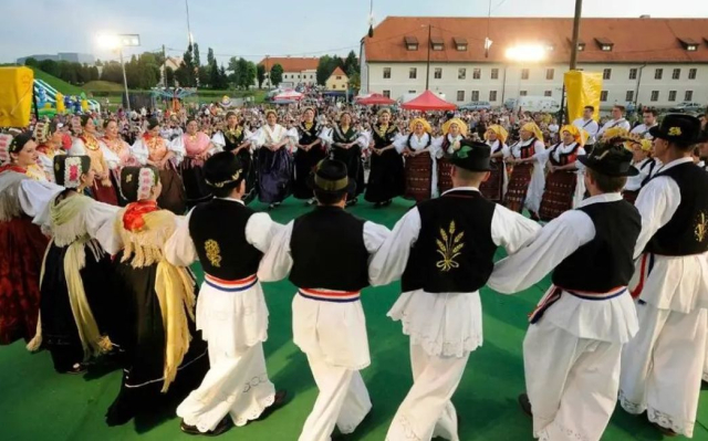 SB Online | Uskoro središnji program najvažnije i najstarije folklorne manifestacije u Lijepoj Našoj - 61. BRODSKO KOLO