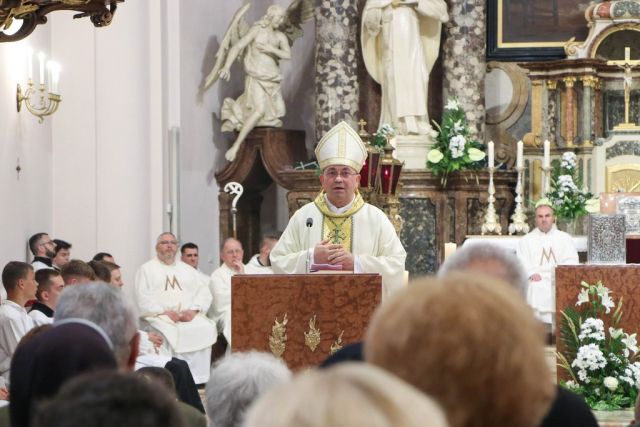 Tijelovo u Požegi: Svetu misu predvodio biskup Ivo Martinović