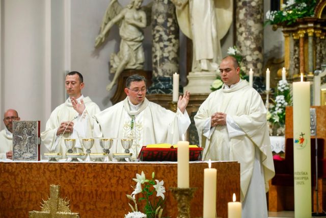 Prezbitersko ređenje u požeškoj Katedrali