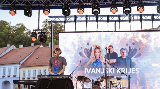 Ulazak u ljeto tijekom magične noći uz paljenje Ivanjskog krijesa