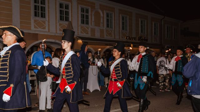 Ulazak u ljeto tijekom magične noći uz paljenje Ivanjskog krijesa