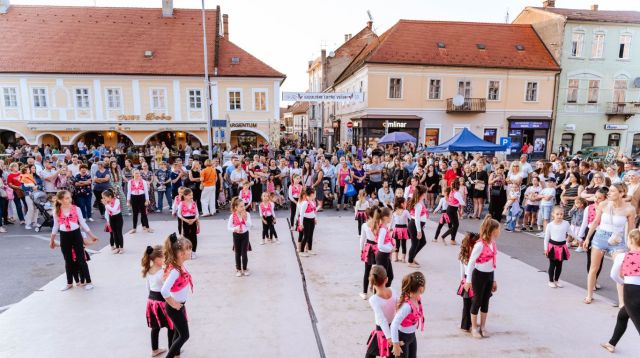Ulazak u ljeto tijekom magične noći uz paljenje Ivanjskog krijesa
