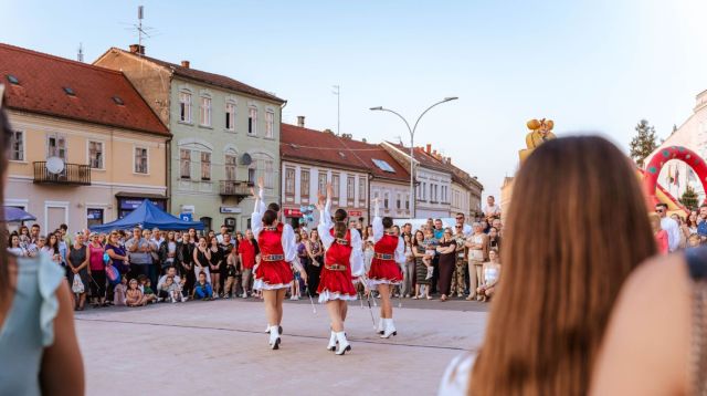 Ulazak u ljeto tijekom magične noći uz paljenje Ivanjskog krijesa