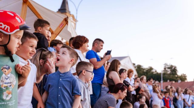 Ulazak u ljeto tijekom magične noći uz paljenje Ivanjskog krijesa