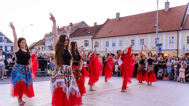 Ulazak u ljeto tijekom magične noći uz paljenje Ivanjskog krijesa