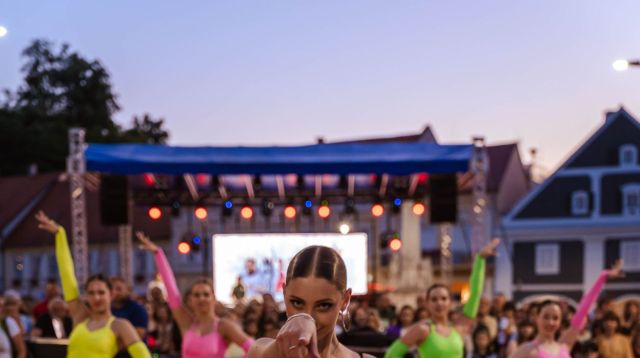 Ulazak u ljeto tijekom magične noći uz paljenje Ivanjskog krijesa