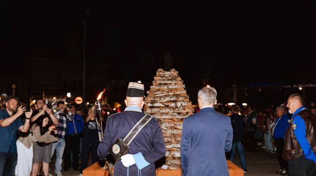 Ulazak u ljeto tijekom magične noći uz paljenje Ivanjskog krijesa