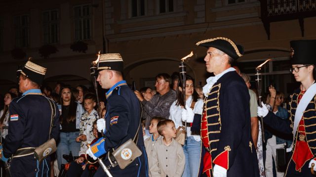 Ulazak u ljeto tijekom magične noći uz paljenje Ivanjskog krijesa