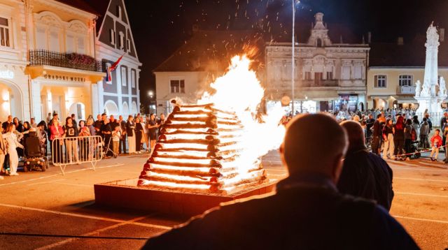 Ulazak u ljeto tijekom magične noći uz paljenje Ivanjskog krijesa