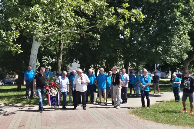 Udruga pripravnika 153. brigade iz Velike Gorice odala počast slavonskobrodskim braniteljima
