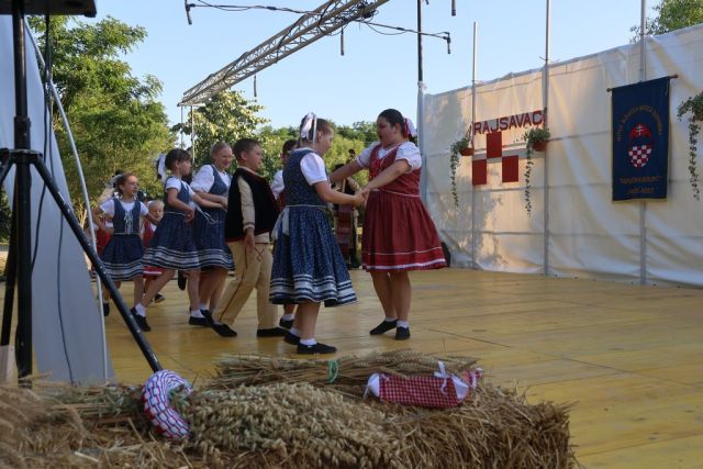 Običaji Slovaka sa dodatkom onih iz slavonskog kraja, te Čeha i Mađara