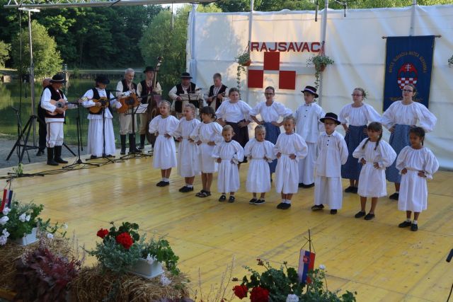 Običaji Slovaka sa dodatkom onih iz slavonskog kraja, te Čeha i Mađara