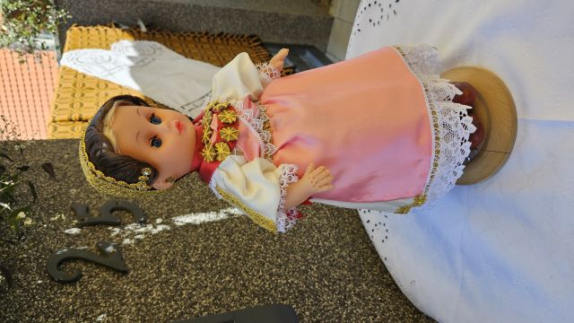Konji vrani - povorka svatovskih zaprega i jahača u Velikoj Kopanici