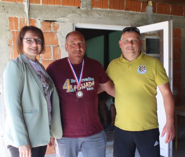 RIBIČKI KUP „VALLIS AUREA“ Ekipni pobjednik Ribolovna športska udruga „Udica“ iz Donjeg Miholjca 