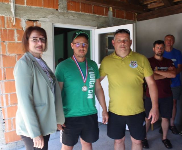 RIBIČKI KUP „VALLIS AUREA“ Ekipni pobjednik Ribolovna športska udruga „Udica“ iz Donjeg Miholjca 