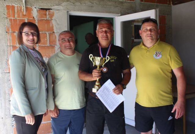 RIBIČKI KUP „VALLIS AUREA“ Ekipni pobjednik Ribolovna športska udruga „Udica“ iz Donjeg Miholjca 