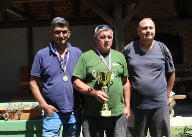 RIBIČKI KUP „VALLIS AUREA“ Ekipni pobjednik Ribolovna športska udruga „Udica“ iz Donjeg Miholjca 