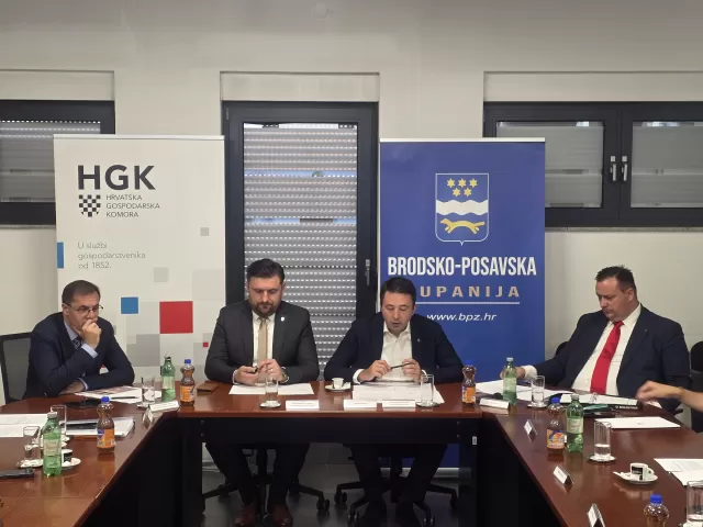 SB Online | Članovi Gospodarskog vijeća HGK – Županijske komore Sl. Bord na sjednici razgovarali o aktualnom stanju u Brodsko-posavskoj županiji: „Bilježimo rekordne brojke što je dobar zalog za budućnost“