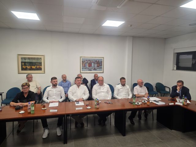 Članovi Gospodarskog vijeća HGK – Županijske komore Sl. Bord na sjednici razgovarali o aktualnom stanju u Brodsko-posavskoj županiji: „Bilježimo rekordne brojke što je dobar zalog za budućnost“