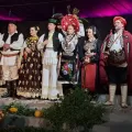 Revija ‘Obnavljamo baštinu’ u Trnjanima ponovno oduševila: Narodne nošnje kao most između prošlosti i budućnosti