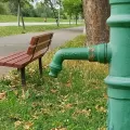 FOTO UBOD - Tko će platiti nekontrolirano curenje vode na hidrantu u Splavarskoj?