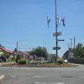 NEŠTO NOVO KOJE KRASI OPĆINSKO MJESTO: Državne zastave zablistale u Bukovlju i okolnim mjestima 