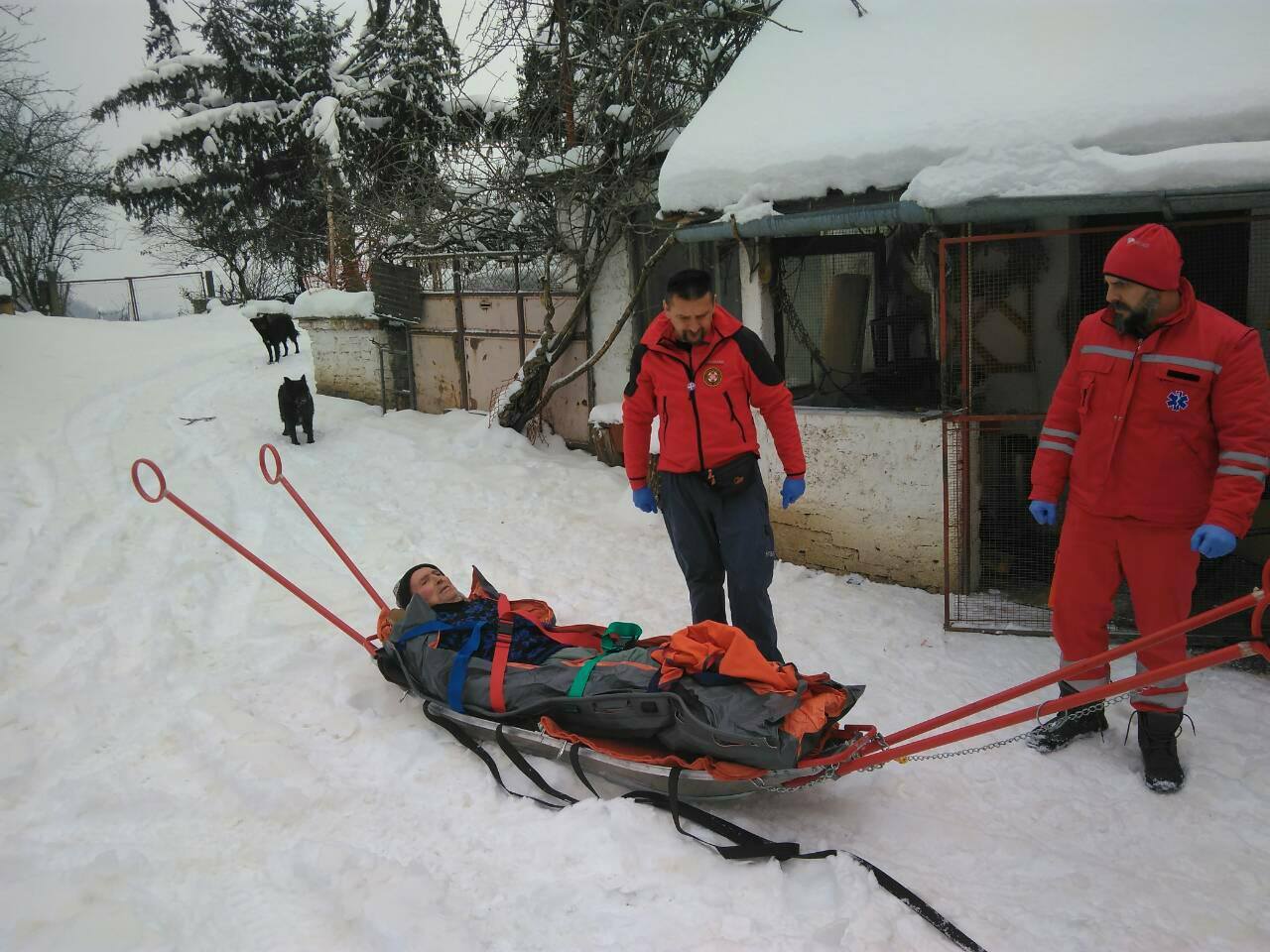 Požega.eu | Muke zbog ledene kiše: Pri padu ozlijedio kuk; intervenirao HGSS i hitna pomoć