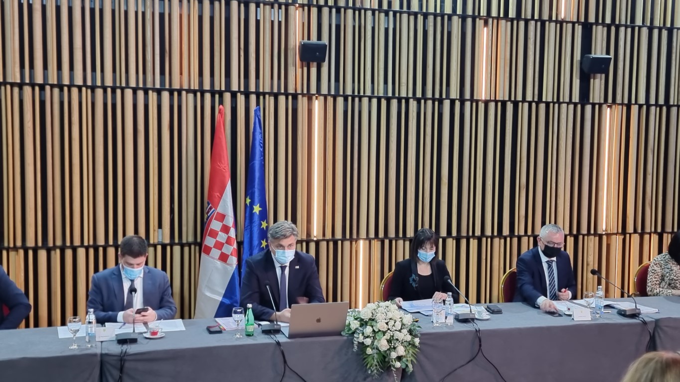 Požega.eu | Premijer Plenković predsjedao u Pleternici na 12. sjednici Savjeta za Slavoniju, Baranju i Srijem: 