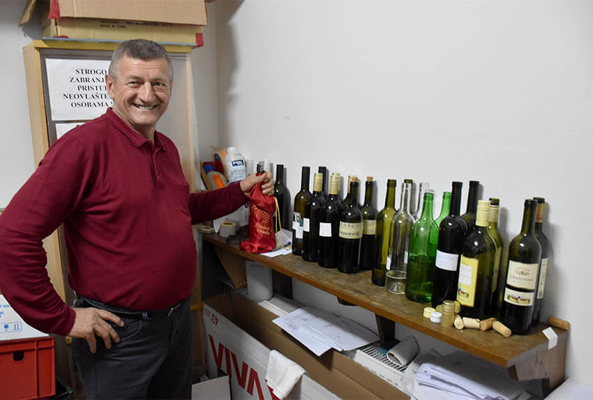 Požega.eu | Ocjenjivanje vina članova Udruge „Vino-kap“ iz Kaptola /FOTO/