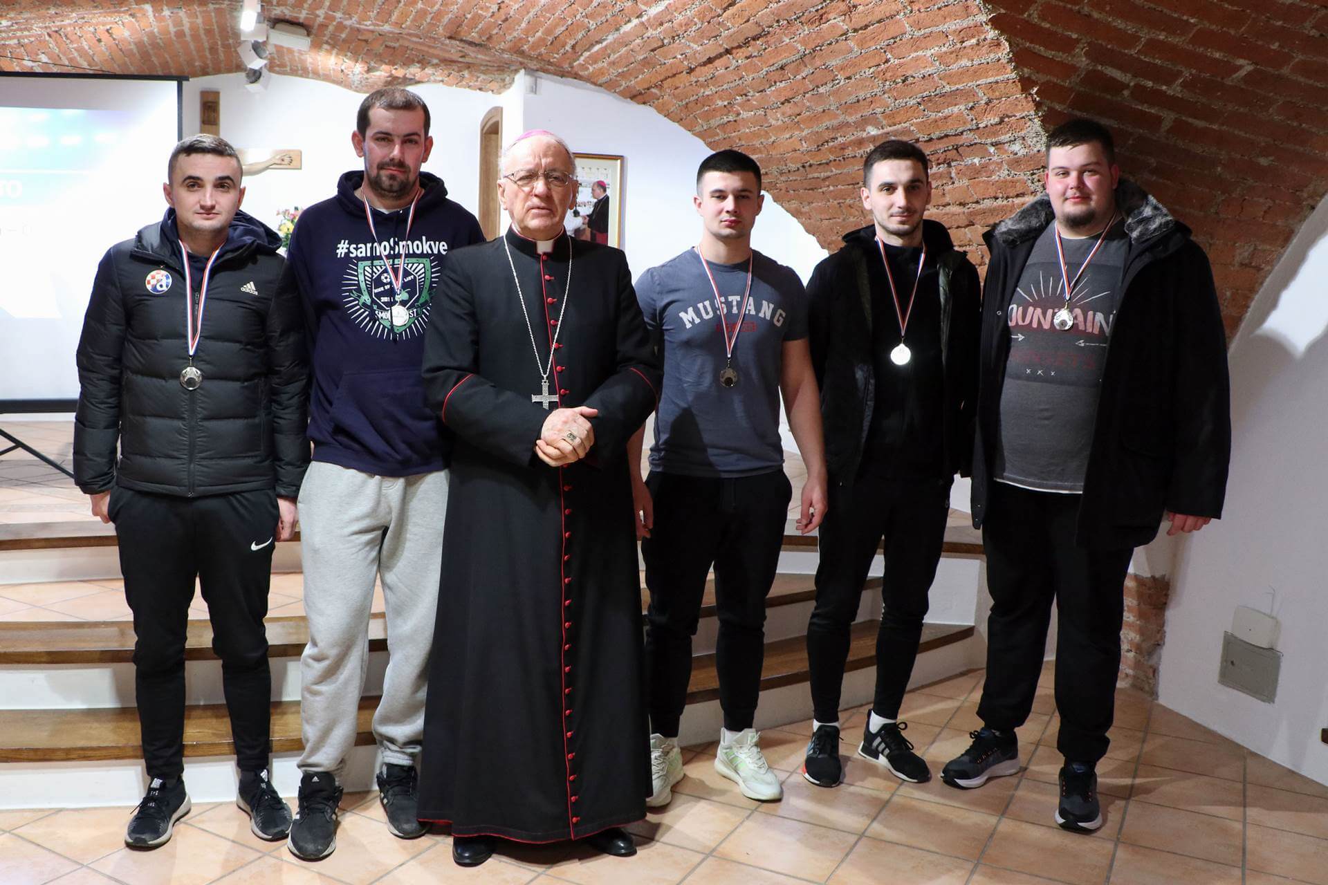 Požega.eu | Završnica Katoličke malonogometne lige Požeške biskupije: Pobjednik momčad Župe sv. Barbare iz Jakšića