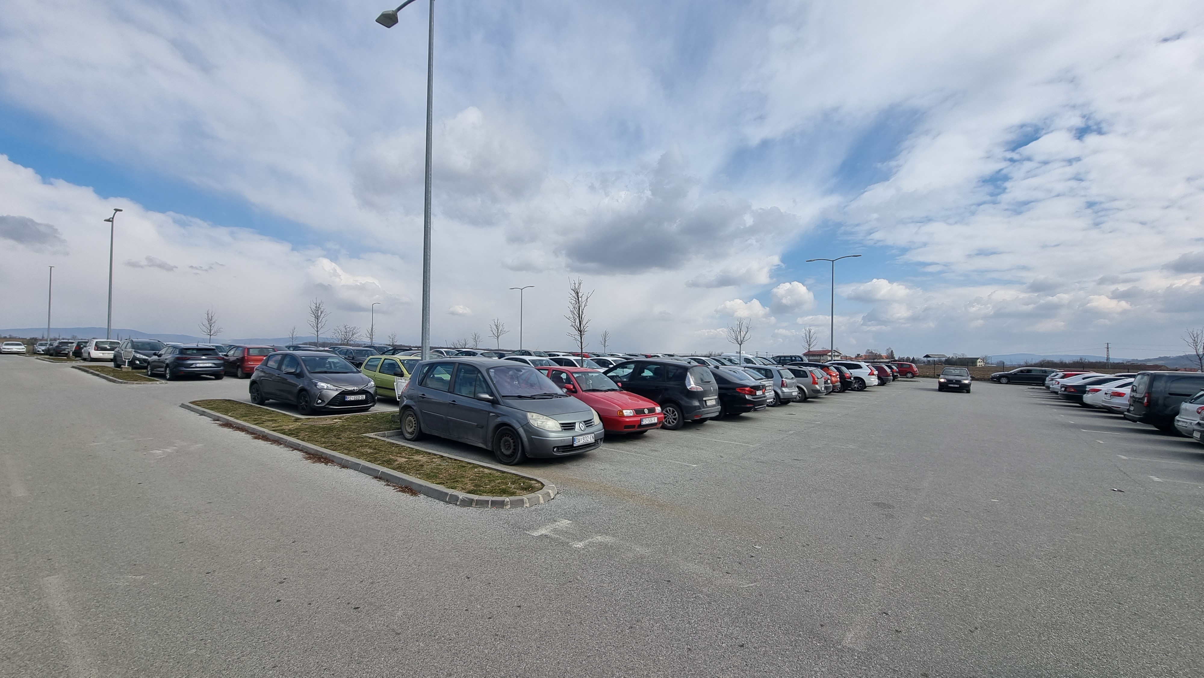 Požega.eu | Parkiranje automobila na starom bolničkom parkiralištu više nije moguće - ubuduće isključivo na novom i drugim alternativnim mjestima u neposrednoj blizini