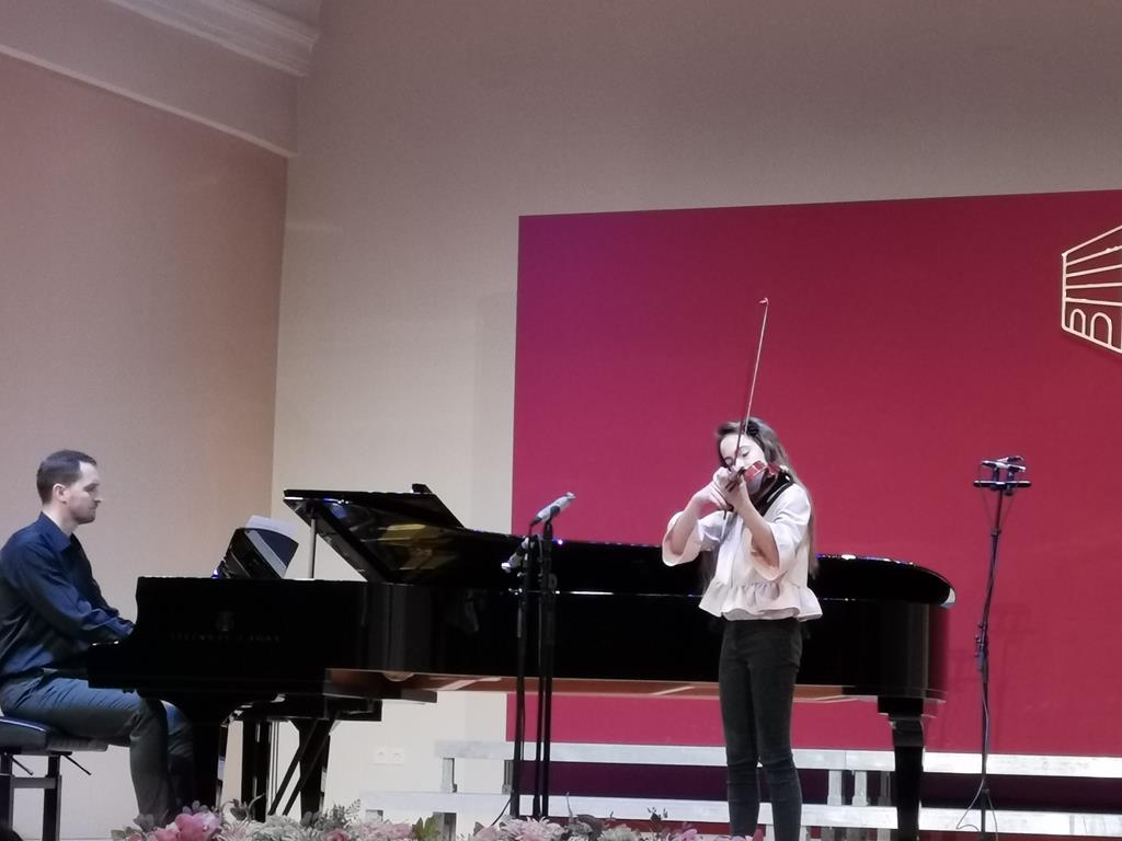 Požega.eu | Nakon dvije godine velika koncertna dvorana Glazbene škole Požega ponovno širom otvorila vrata svojim sugrađanima: Večeras svečani završni koncert učenika