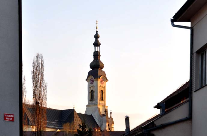 Požega.eu | Na zvonicima požeških crkava zavezana crkvena zvona: Ponovno će zazvoniti nakon vazmenog bdijenja na Veliku subotu
