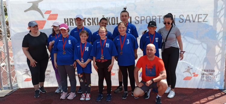 Požega.eu | Učenici OŠ Julija Kempfa osvojili 7 medalja na državnom prvenstvu Školskih sportskih društava učenika s intelektualnim teškoćama u Poreču