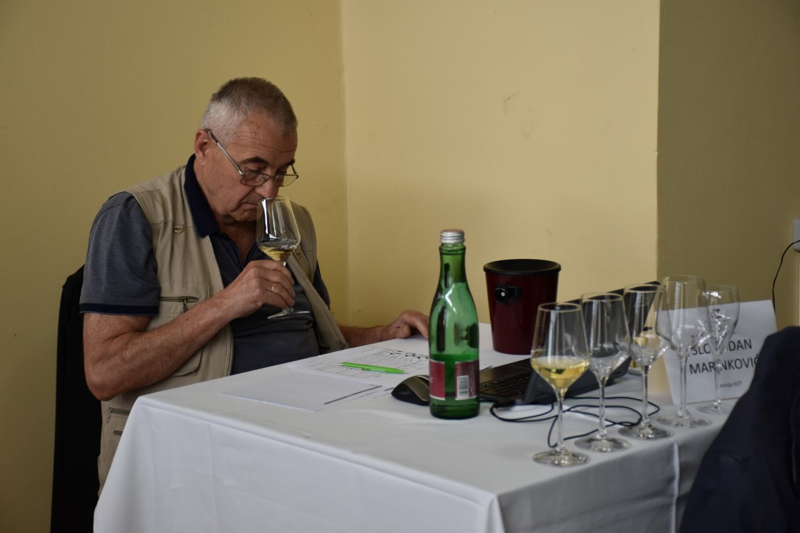 Požega.eu | POČEO „FESTIVAL GRAŠEVINE 2022.“ U KUTJEVU: Ocjenjuje se 125 uzoraka vina najpoznatije i najpopularnije sorte grožđa /FOTO/