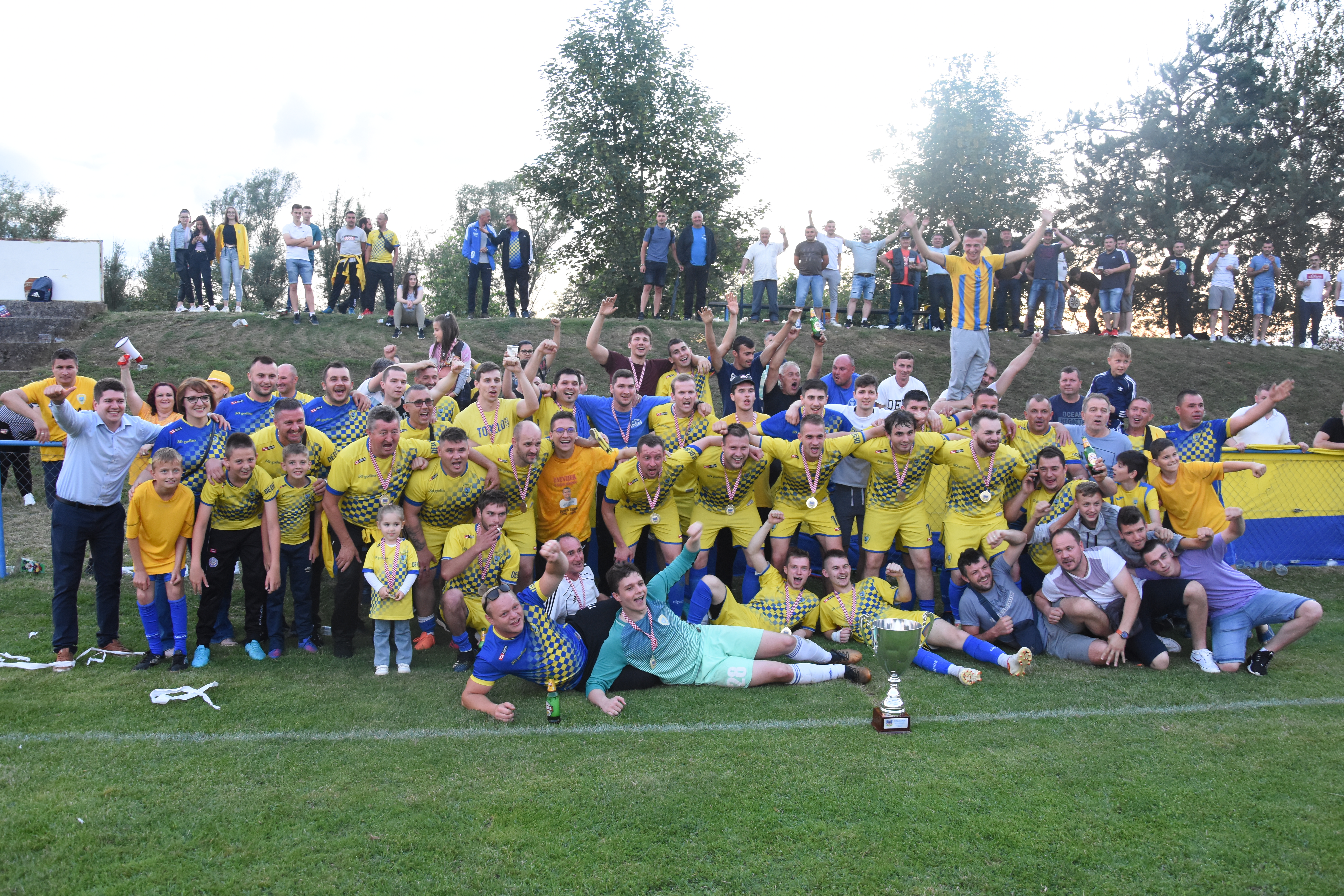 Požega.eu | /FOTO-VIDEO/ Pobjednik odlučen jedanaestercima: NK BSK Buk osvajač županijskog kupa!