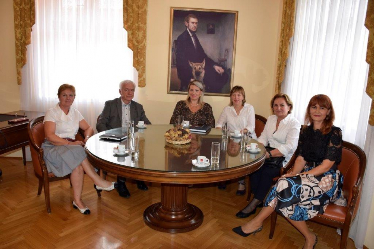 Požega.eu | Gradonačelnik primio ravnateljice OŠ Antuna Kanižlića i OŠ „Dobriša Cesarić“ koje odlaze u mirovinu te nove ravnateljice koje stupaju na dužnost